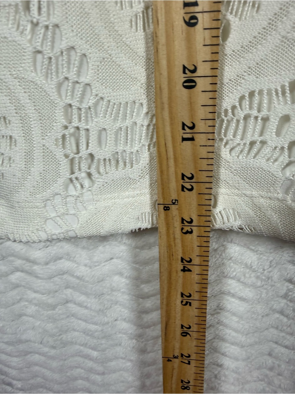 Elegant Ivory Lace Pencil Skirt - Women's - Picture 8 of 12